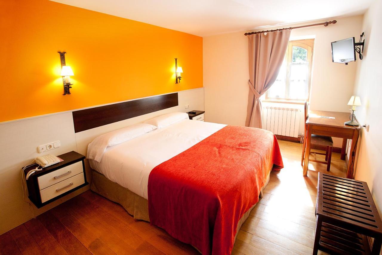 Venta De 3* Echalar