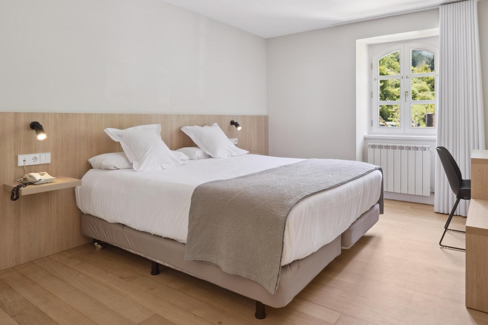 Venta De Hotel Echalar