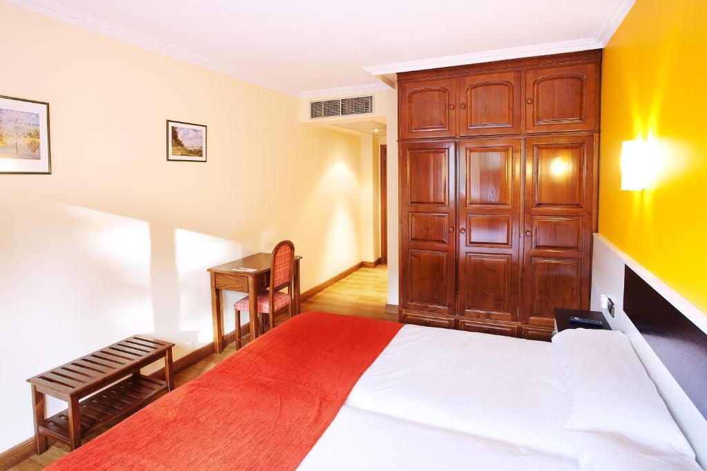Hotel Venta De Echalar