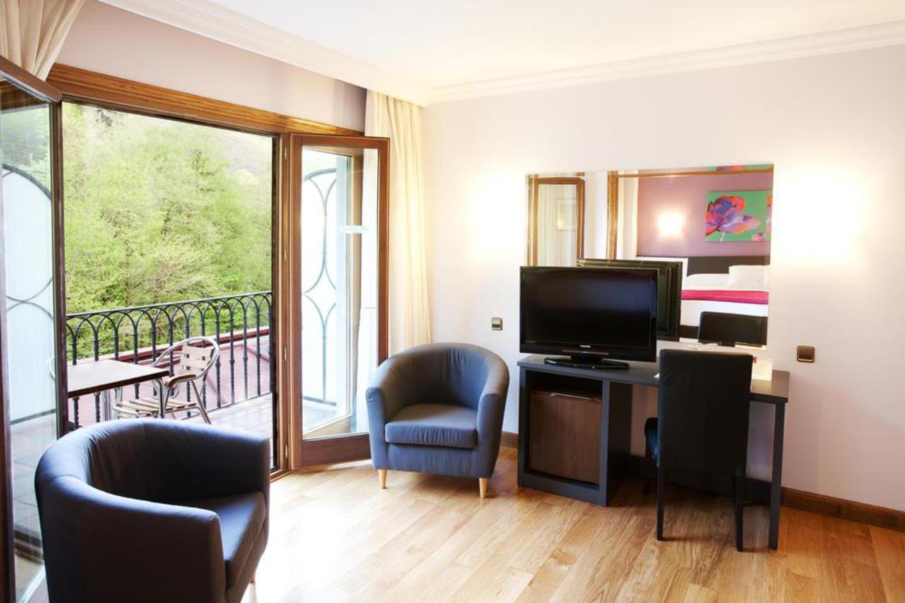 Venta De 3* Echalar